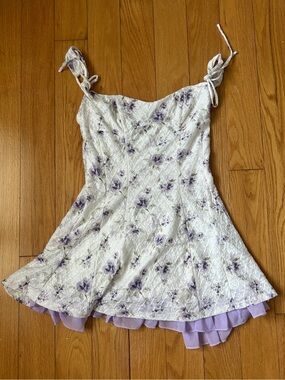 Lucy in the Sky Textures Floral Purple ruffle dress in white